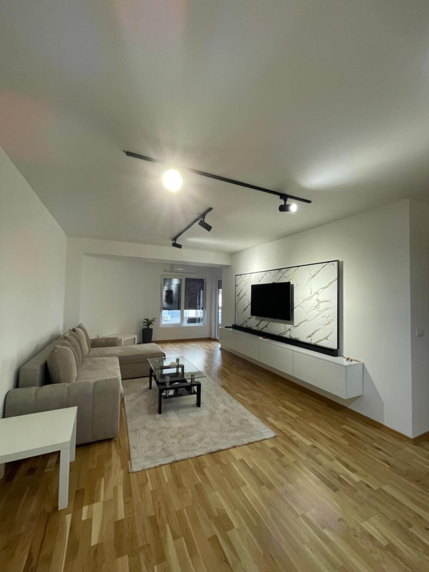 Diamond Apartment *